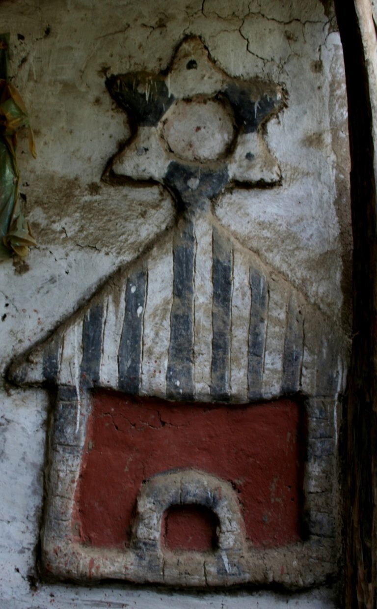 Pottery in Jewish village in Gonder, Ethiopia. Photo: Deirdre Snook. Courtesy of Wikipedia.